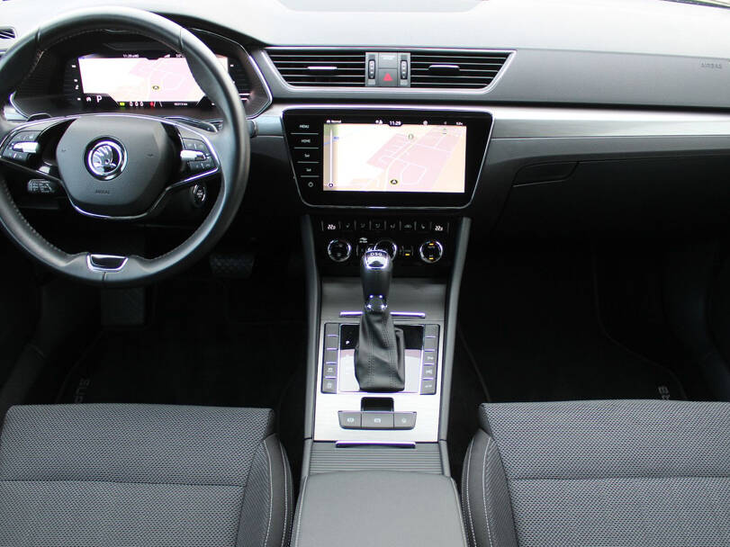 شكودا سوبرب الجيل الثالث (B8) Interior 