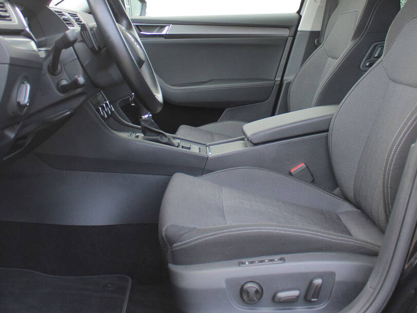 شكودا سوبرب الجيل الثالث (B8) Interior 