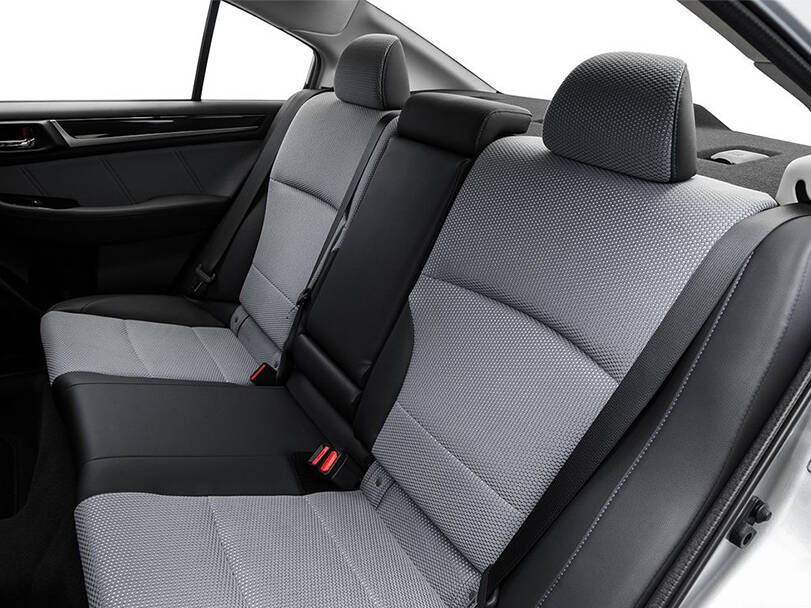 سوبارو ليجاسي Interior 
