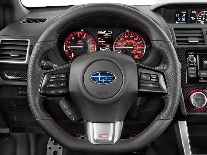 سوبارو دبليو آر إكس Interior 