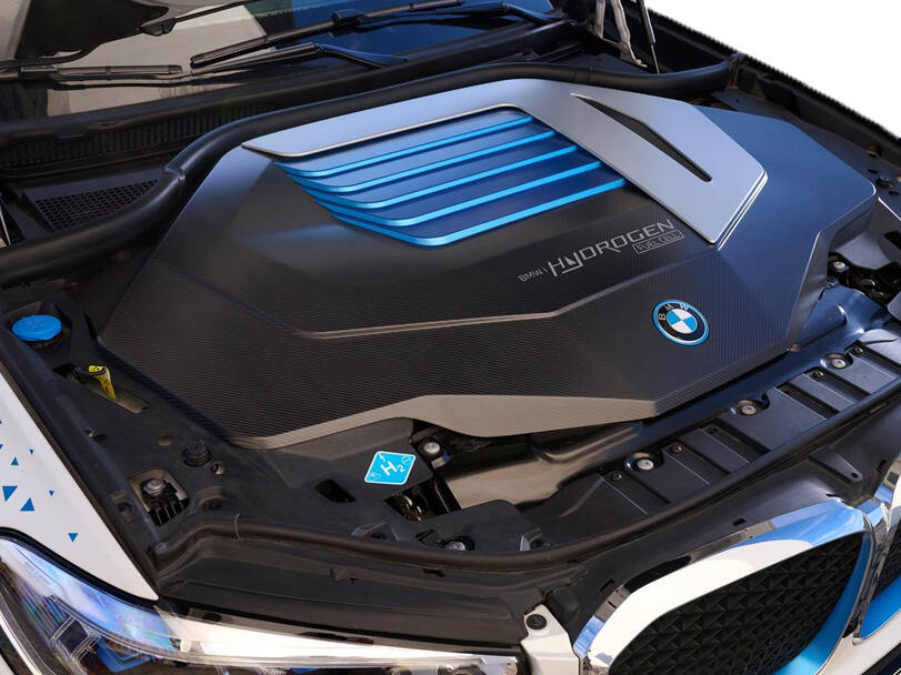 BMW iX5 2025 Exterior 
