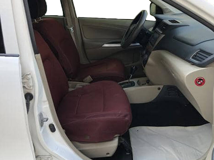 Toyota Veloz 2nd (F650) Generation Interior 