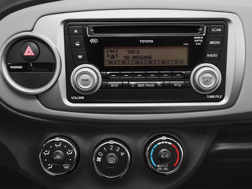 تويوتا يارس الجيل الثالث (XP130) Interior 