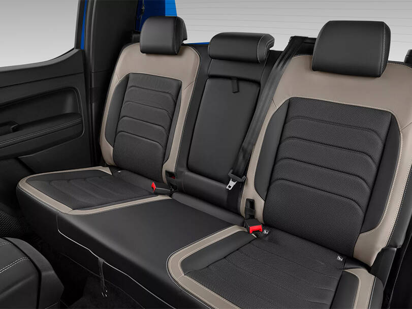 فولكس فاجن أماروك 2025 Interior 