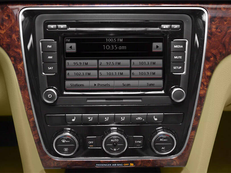 فولكس فاجن باسات 2025 Interior 