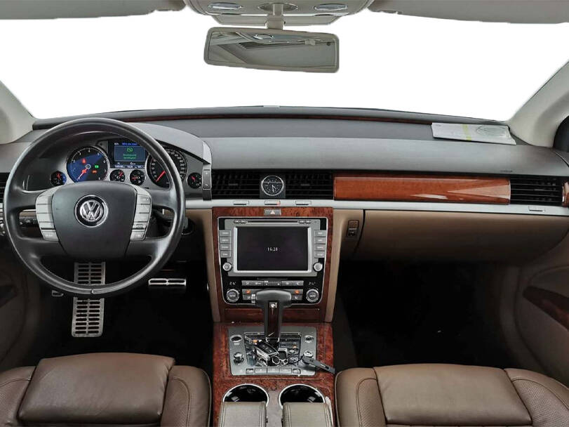 فولكس فاجن فايتون الجيل الرابع (GP3) Interior 