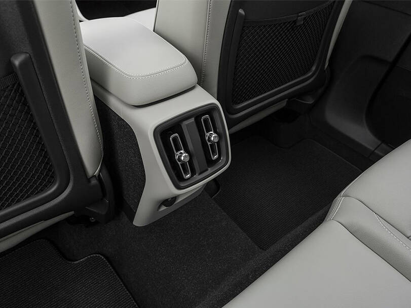 Volvo XC40 2025 Interior 