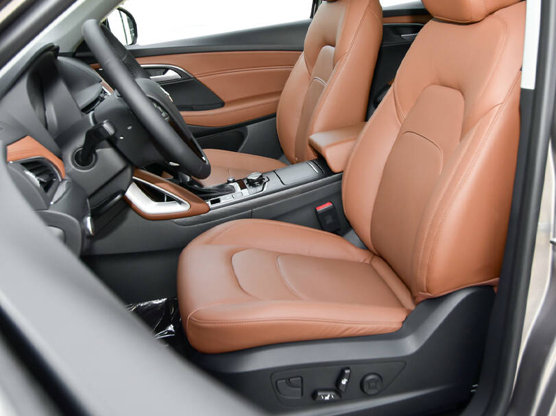 Borgward BX7 Interior 