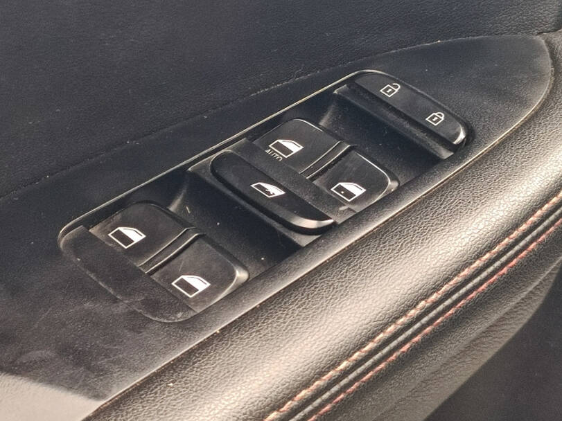 بريليانس في ٣ Interior 