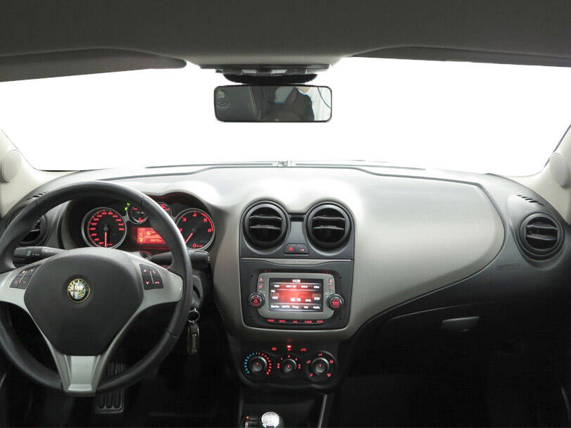 ألفا روميو ميتـو Interior 