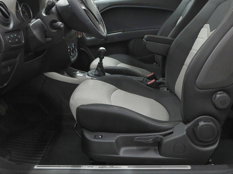 ألفا روميو ميتـو Interior 