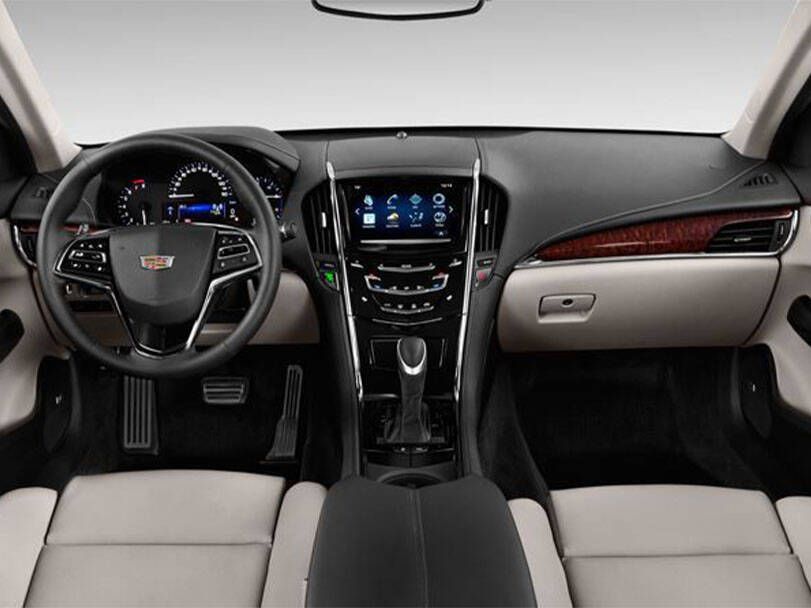 كاديلاك إيه تي إس Interior 