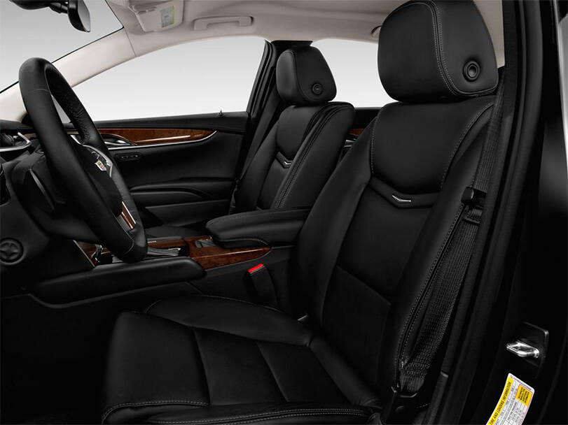 كاديلاك إكس تي إس Interior 