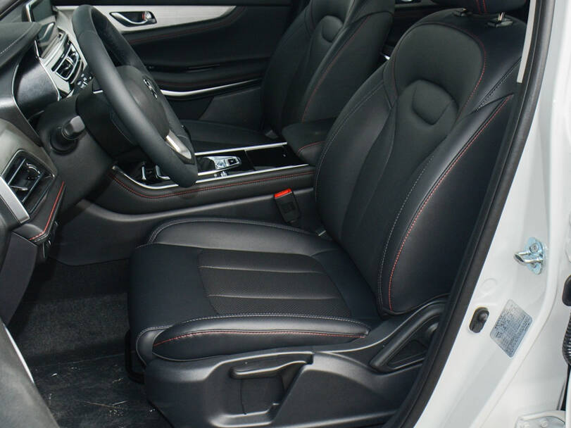 شانجان سي إس ٧٥ Interior 