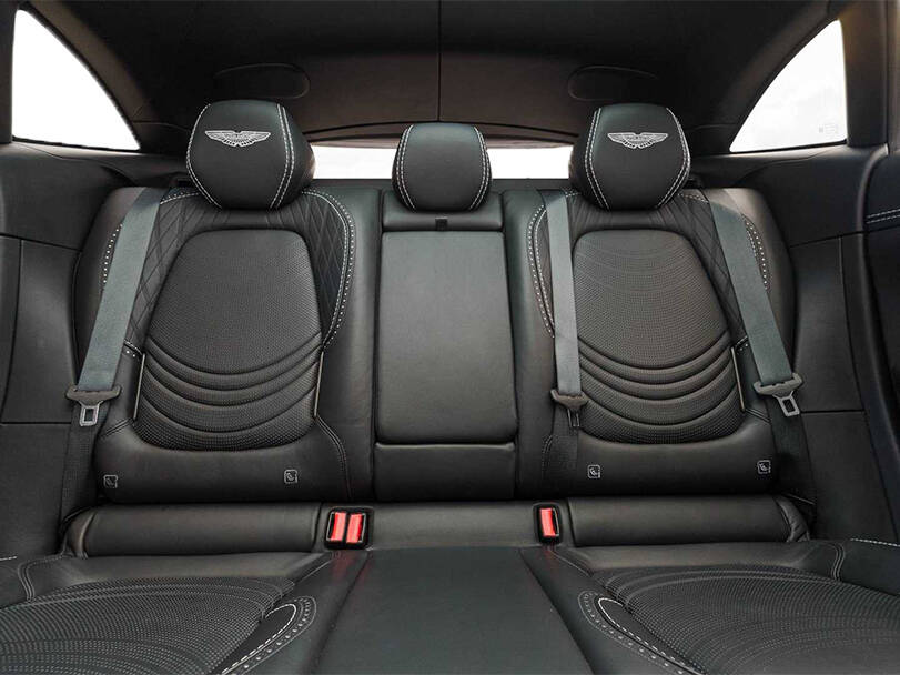 أستون مارتن DBX 2025 Interior 
