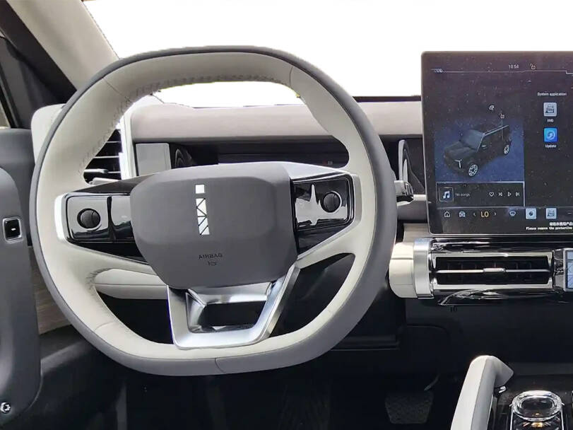 شيري إي كيو ٣ 2025 Interior 