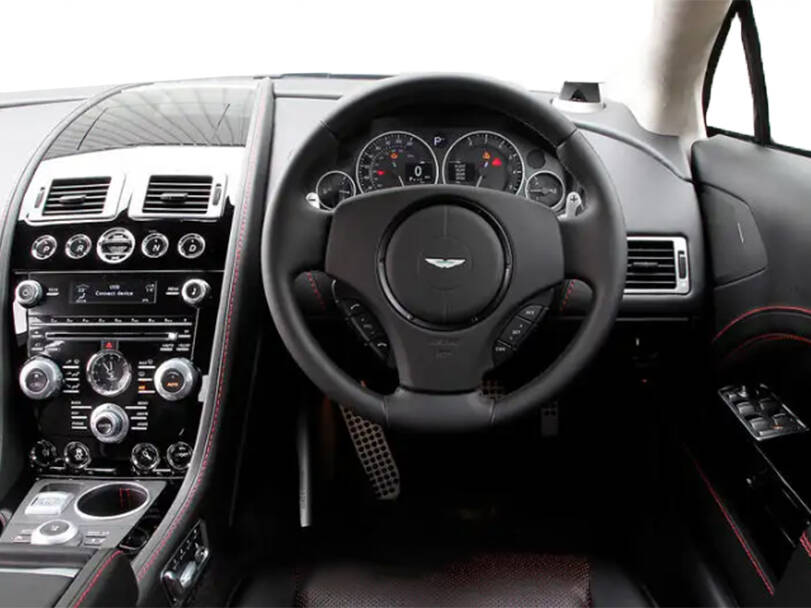 أستون مارتن رابيد Interior 
