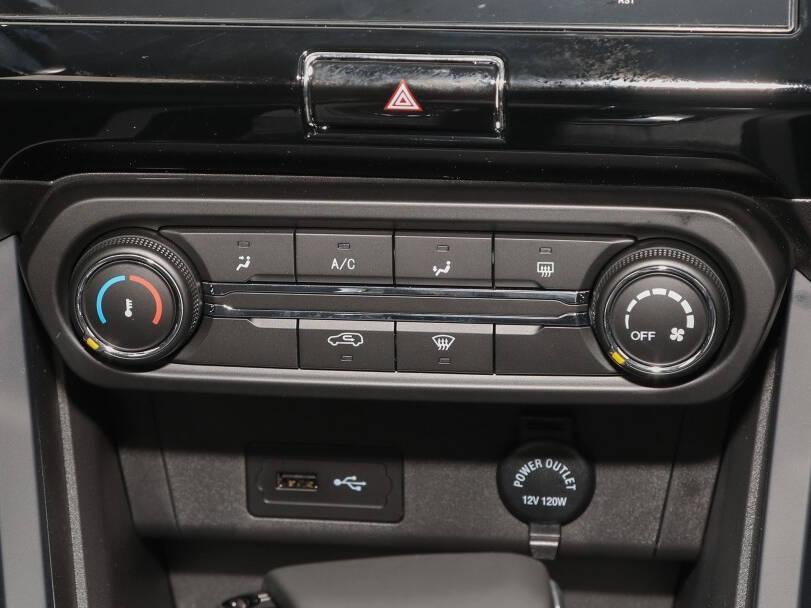 شيري تيغو ٢ Interior 
