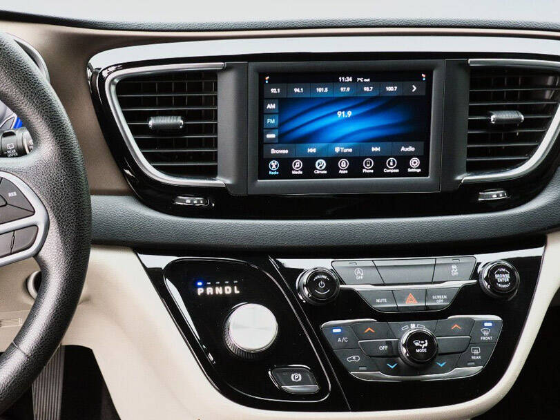 كرايسلر جراند فوياجر 2025 Interior 