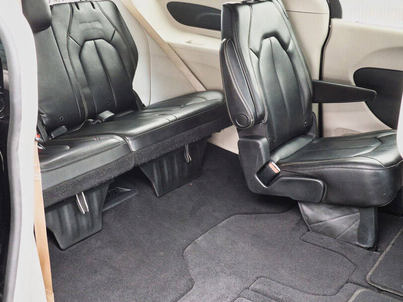 كرايسلر جراند فوياجر 2025 Interior 