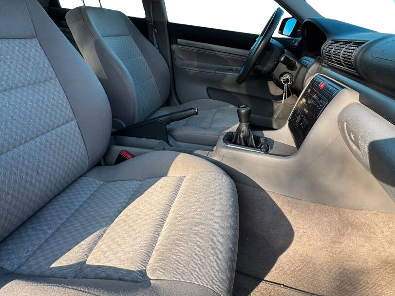 أودي A4 الجيل الثاني Interior 