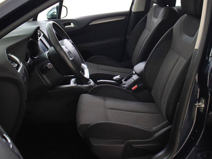 سيتروين سي ٤ Interior 