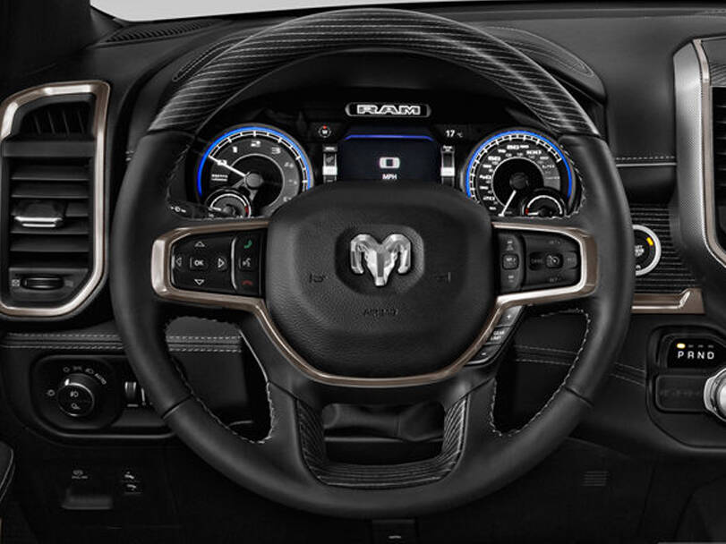 دودج رام Interior 