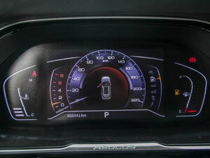 دونغ فينغ AX7 الداخلية 