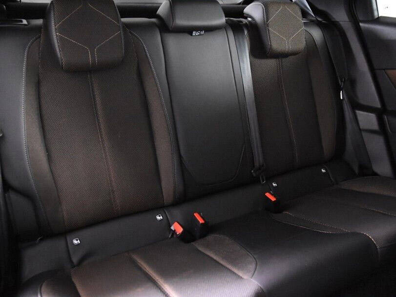 دي إس ٣ كروس باك 2025 Interior 