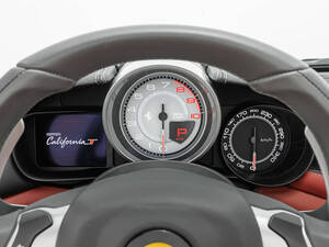 فيراري كاليفورنيا T الداخلية 