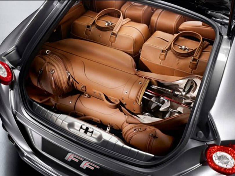 فيراري إف إف Interior 