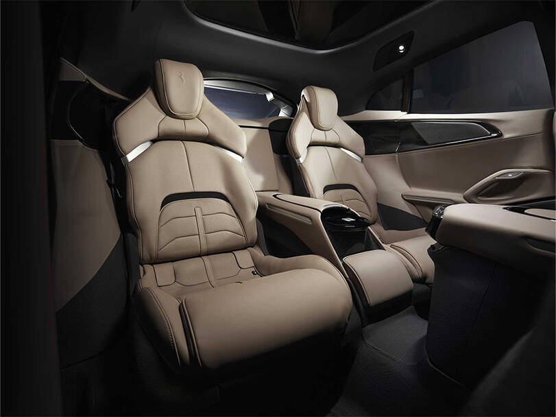 فيراري بوروسانجوي 2025 Interior 