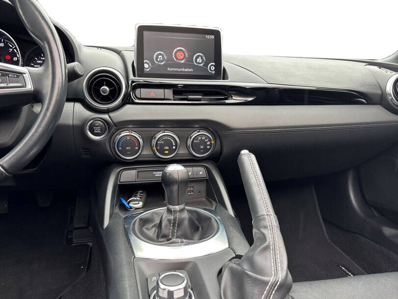فيات ١٢٤ سبايدر Interior 