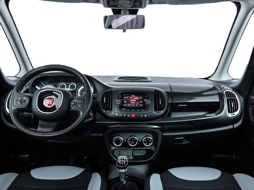 فيات ٥٠٠ إل Interior 