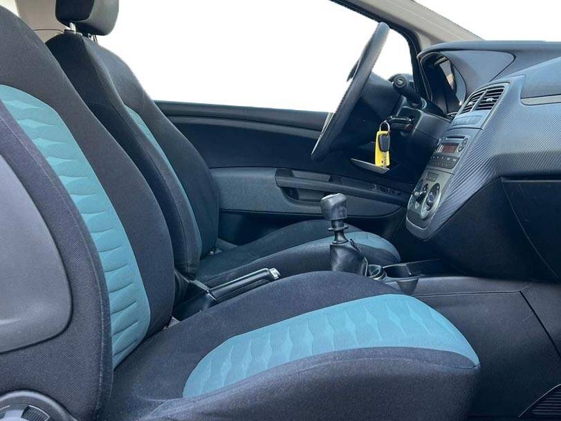 فيات بونتو Interior 