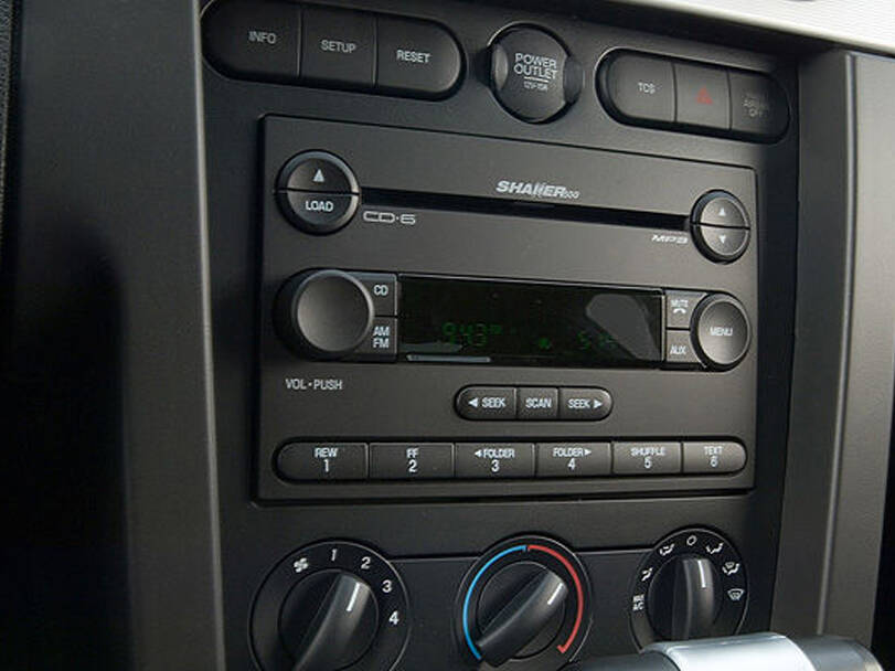 فورد موستانج Interior 