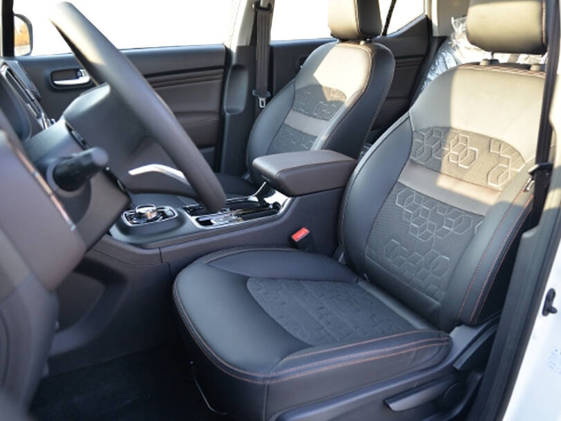 جي إيه سي جي إي ٣ إي في Interior 