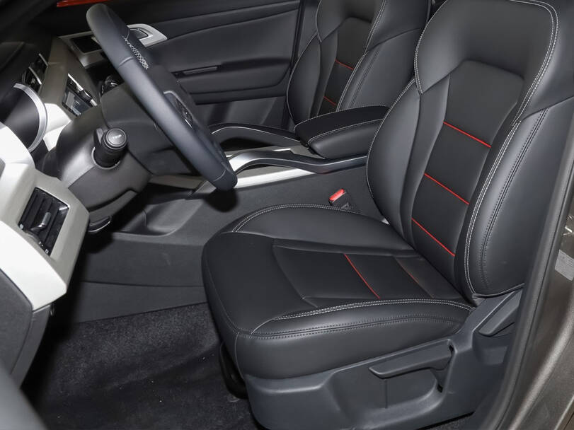 جيلي أزكارا 2025 Interior 