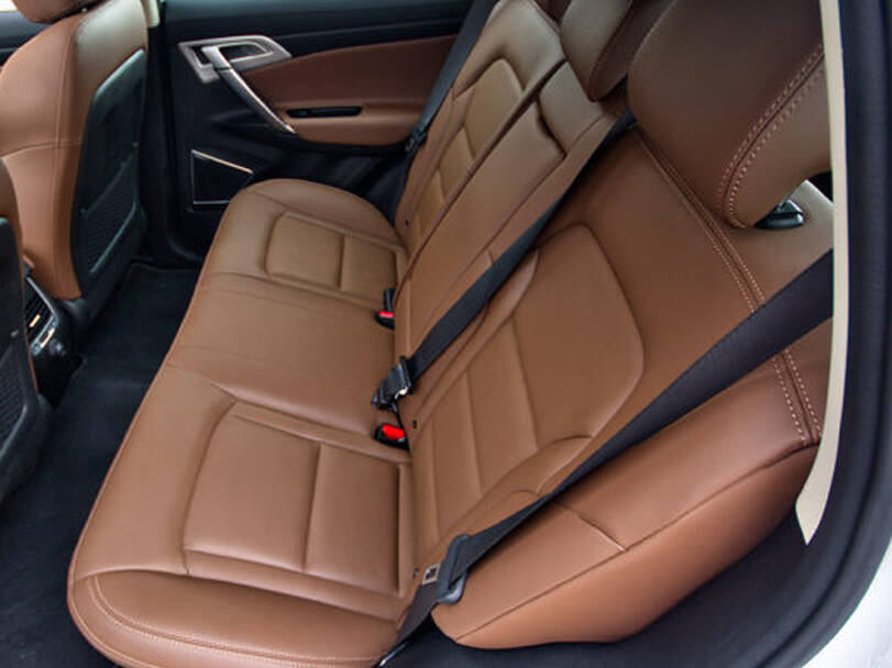 جيلي إكس٧ سبورت Interior 