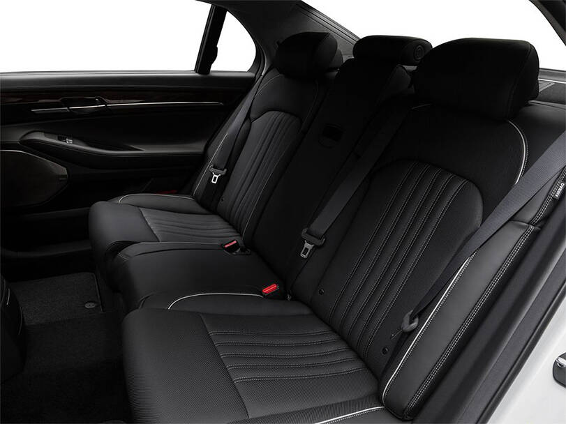 جينيسيس جي ٩٠ الجيل الأول (HI) Interior 