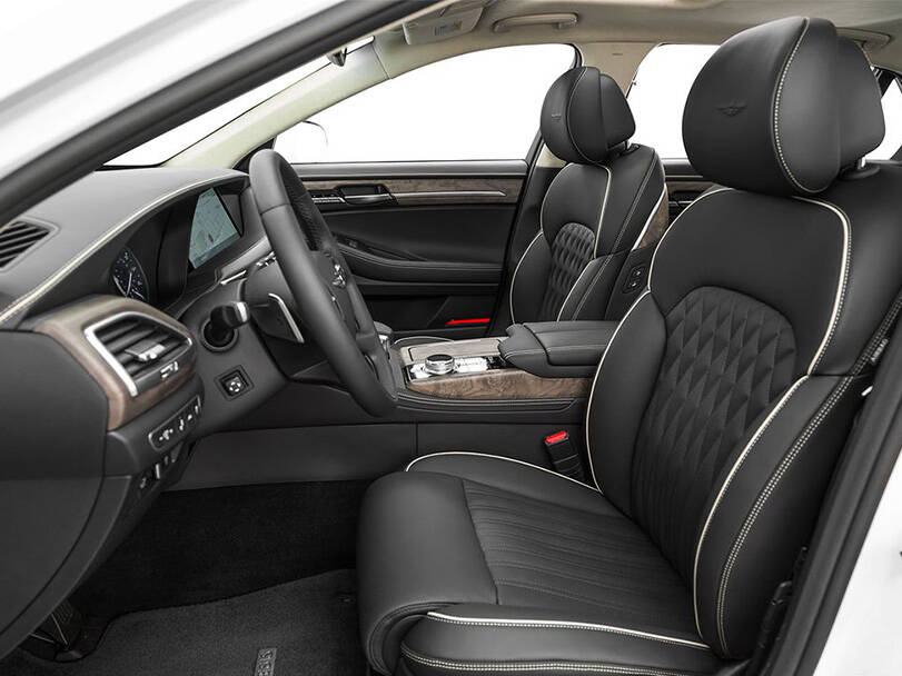 جينيسيس جي ٩٠ Interior 