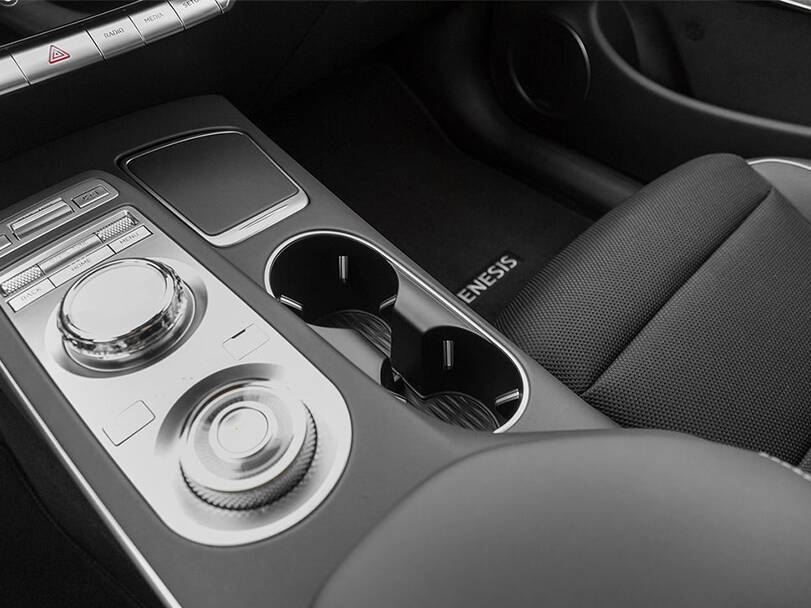 جينيسيس جي في ٧٠ Interior 