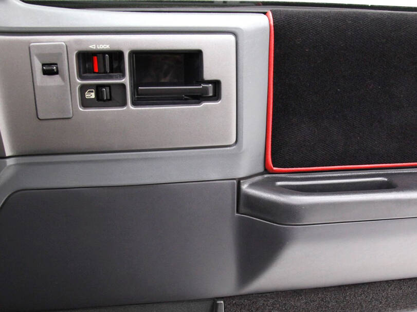 GMC Syclone Interior 
