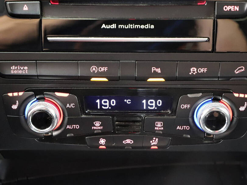 Audi SQ5 1st (Typ 8R) Generation Interior 