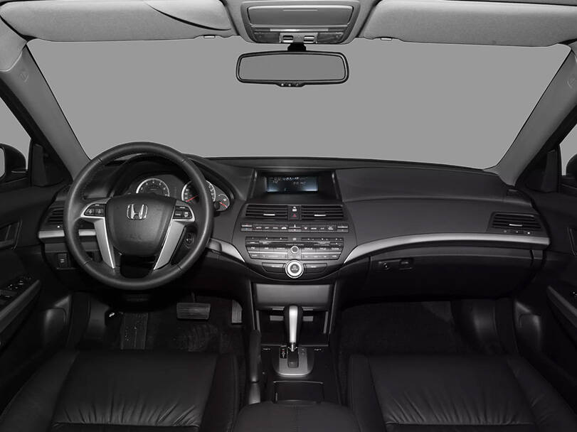 هوندا أكورد الجيل الثامن Interior 