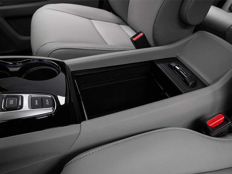 هوندا بايلوت Interior 