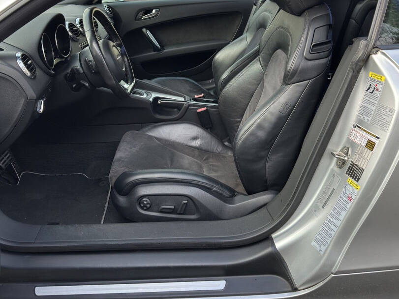 Audi TT 2nd (Typ 8J) Generation Interior 