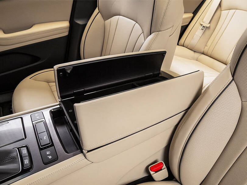Hyundai Genesis Interior 