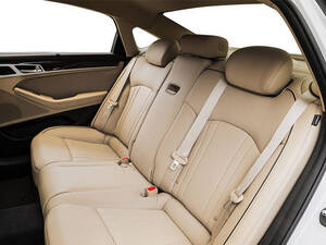 هيونداي جينيسيس الداخلية 