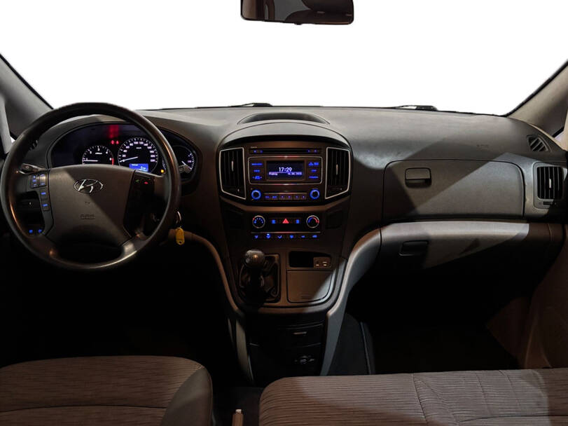 هيونداي إتش ١ Interior 